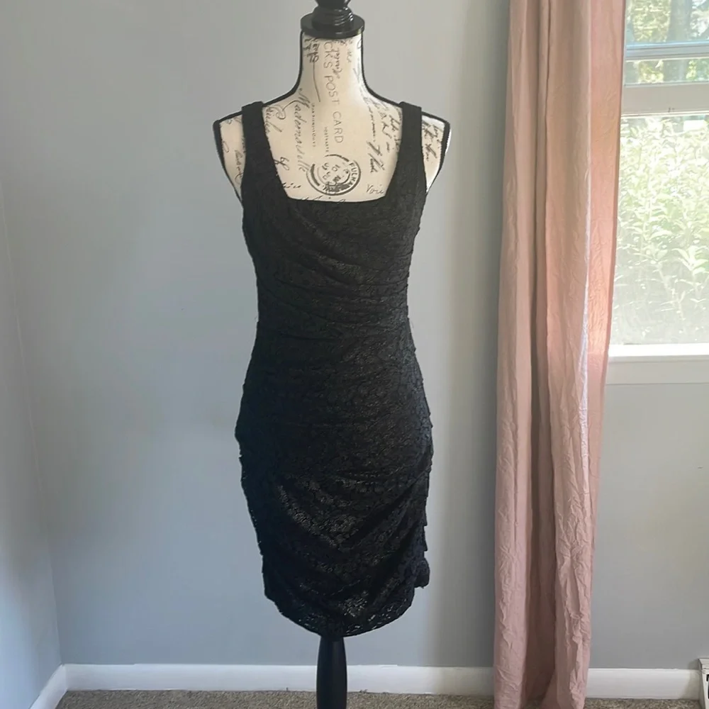 Express black/gold lace mini! Sz 4 Great for homecoming/wedding/holiday party! - Picture 1 of 4
